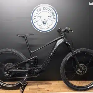 VTT tout suspendu GIANT Stance E+2 NEUF Taille L 625watts