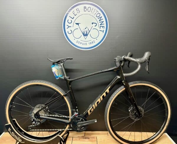 Vélo gravel Giant Revolt Advanced 3 NEUF 2025 Taille M