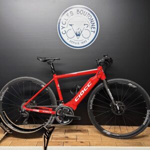 Vélo de route guidon plat CIOCC E-Veloce Taille S 500 watts comme neuf