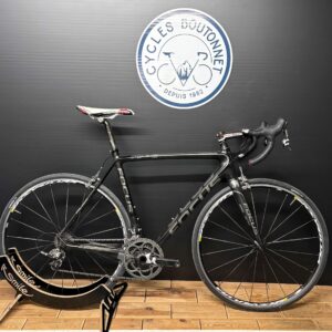 Vélo de route FOCUS Izalco PRO carbone Taille L (56) 7.245kgs