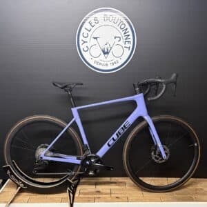 Vélo de route CUBE Attain C:62 SLX carbone NEUF Taille 56