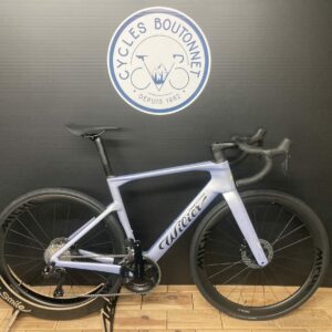 Vélo de route WILIER Rapida 2027 105 DI2 roues carbone Taille M NEUF